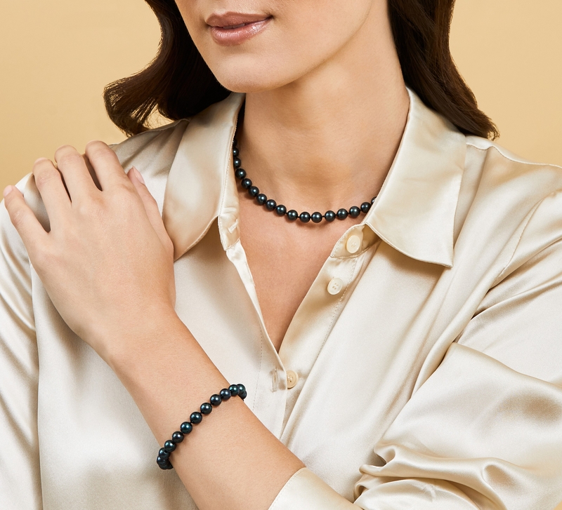 7.0-7.5mm Akoya Black Pearl Bracelet - Model Image