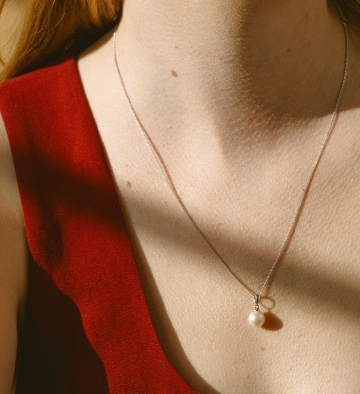 White Freshwater Pearl Sydney Pendant - Model Image