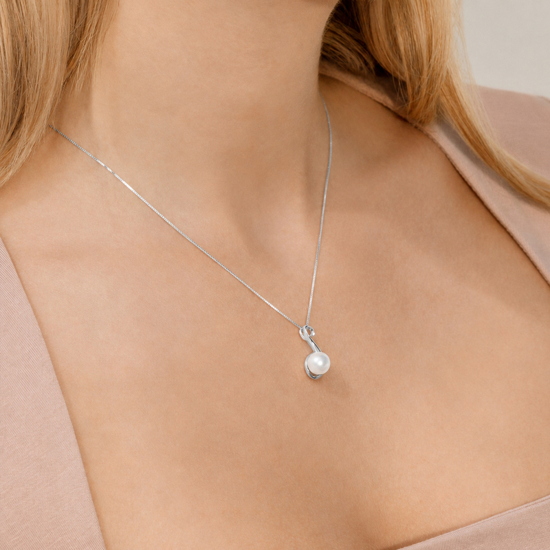 Freshwater Pearl Anastasia Pendant - Third Image