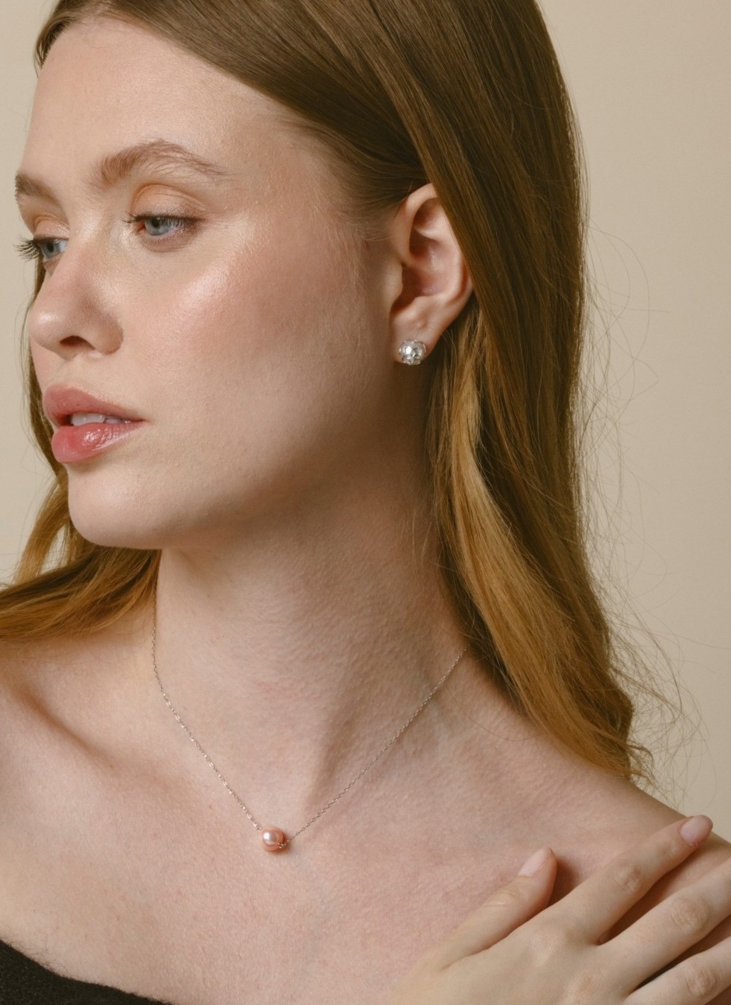 14K Gold Pink Freshwater Solitaire Pearl & Gold Pendant - Model Image